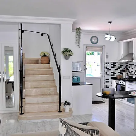 London - 3 Bedroom In Ovacik Вилла