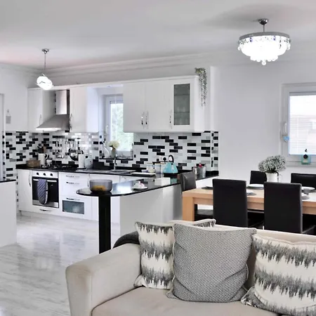 London - 3 Bedroom In Ovacik Villa *